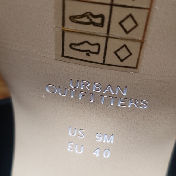 SOLD Urban Outfitters Austin Black Platform High Heel Sandals Sz 9 Chunky Block - Picture 7 of 8